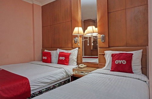 Chinatown Hotel | OYO 671 Hotel Capitol