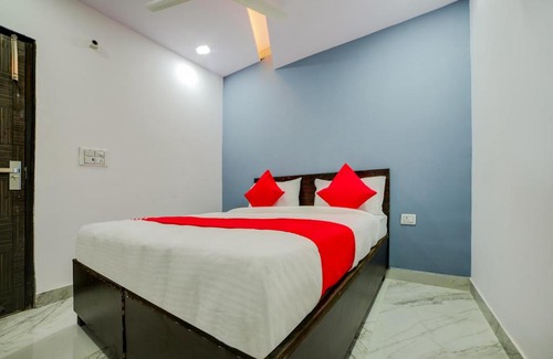 Rajouri Garden Hotel | OYO 68069 Metro VIew