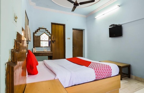 Paharganj Hotel | OYO 69602 Hotel Raj Hans Dx
