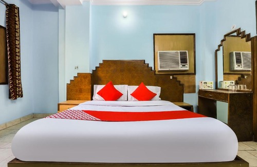 Paharganj Hotel | OYO 69602 Hotel Raj Hans Dx