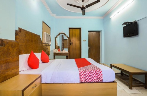 Paharganj Hotel | OYO 69602 Hotel Raj Hans Dx