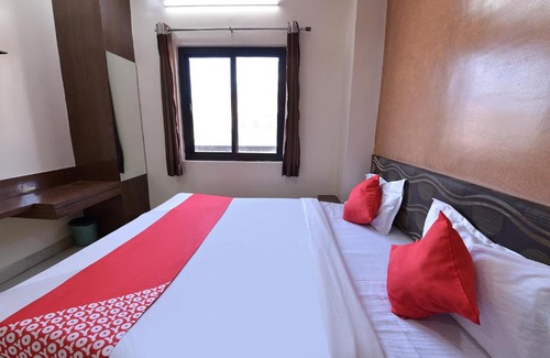 Railway Quarters Hotel | OYO 71058 Ganga