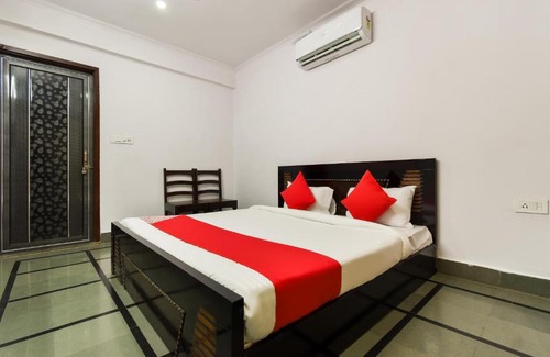 Pahalgam Hotel | OYO 71885 Pine Cliff Resort