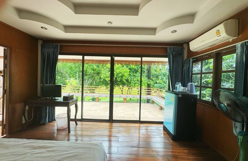 Nakhon Nayok Hotel | OYO 75497 Uncle Odd Talay View Resort