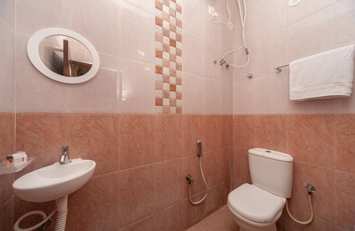 Kelambakkam Hotel | OYO 7575 ITS South East Residency