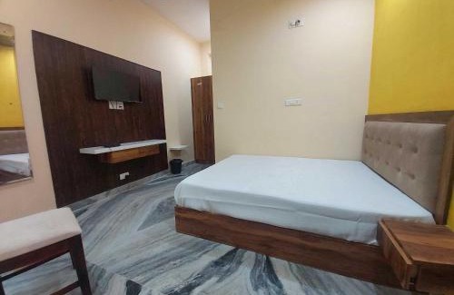 Central Area Hotel | OYO 80583 the haveli lounge