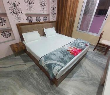 Central Area Hotel | OYO 80583 the haveli lounge