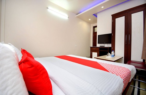 Karnal Hotel | OYO 8361 Leela Residency