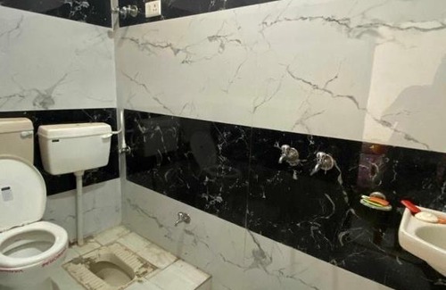 Dausa Hotel | OYO 85866 S K Hotel
