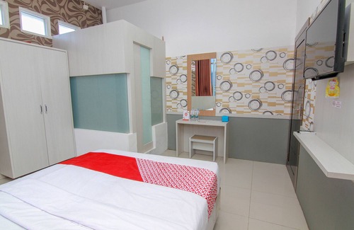 Palu Hotel | OYO 861 R Four Hotel