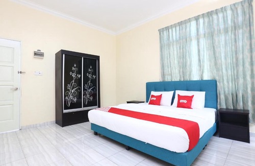 Kampong Raja Hotel | OYO 89607 Aloha Chalet