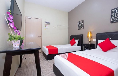 Perkampungan Peramu Hotel | OYO 89981 Nyamanya Hotel