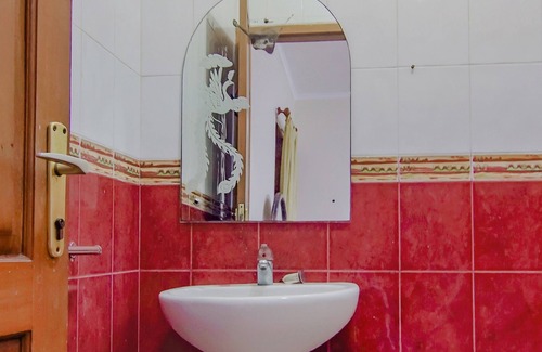 Mampang Prapatan Hotel | OYO 90094 Gayatri Residence