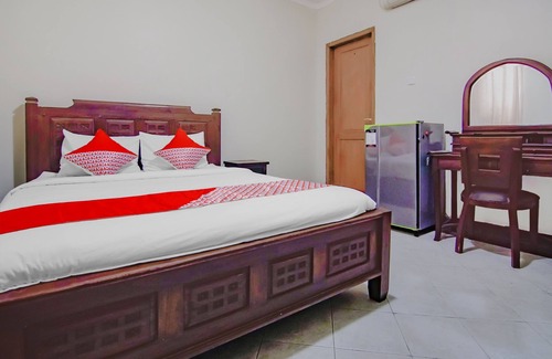 Mampang Prapatan Hotel | OYO 90094 Gayatri Residence