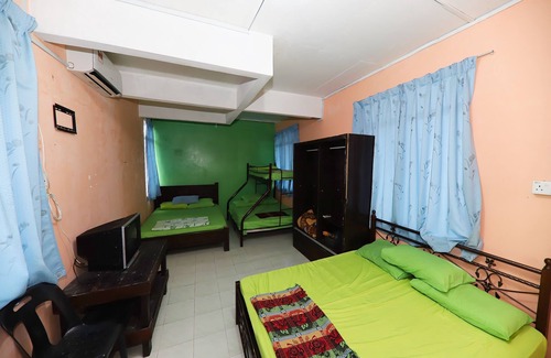 Kampung Badang Hotel | OYO 90209 Bayu Chalet