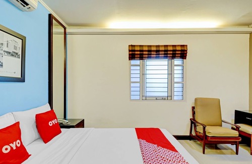 Malabar Hotel | OYO 90278 Hotel Sepuluh Buah Batu
