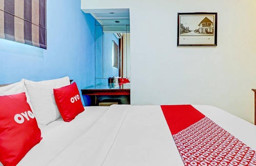Malabar Hotel | OYO 90278 Hotel Sepuluh Buah Batu