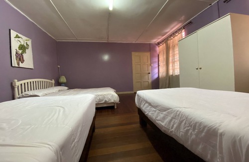 Santubong Hotel | OYO 90287 Rb Homestay & Farms