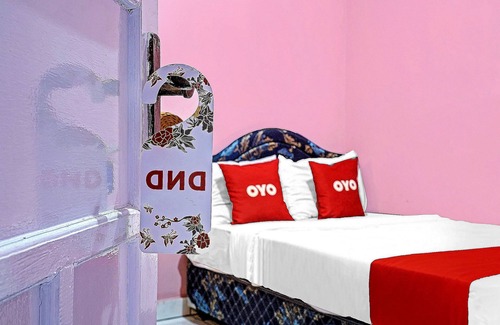 Cirebon Hotel | OYO 90289 Lestari Syariah Homestay