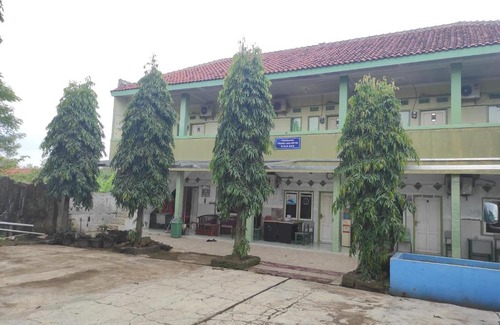 Jatiwangi Hotel | OYO 90333 Wisma Tenang Jaya Syariah