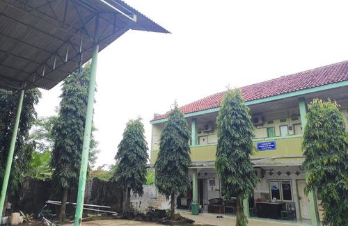 Jatiwangi Hotel | OYO 90333 Wisma Tenang Jaya Syariah