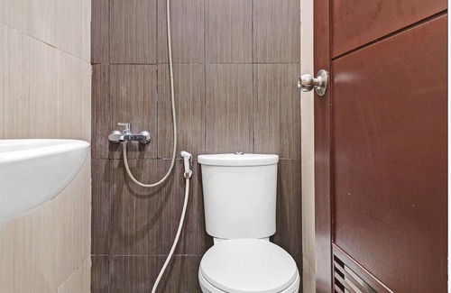 Karawang Hotel | OYO 90452 Pillow Inn