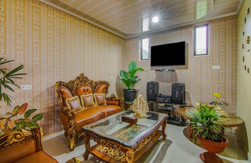 Bukittinggi Hotel | OYO 90506 Bunga Sonsang Homestay Syariah