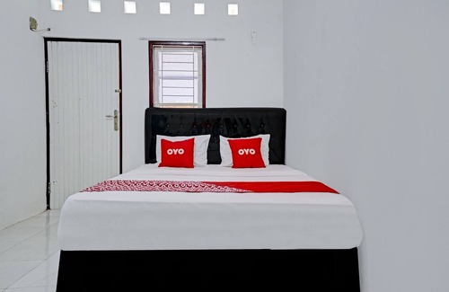 North Cirebon Hotel | OYO 90571 Dewi Guest House Syariah