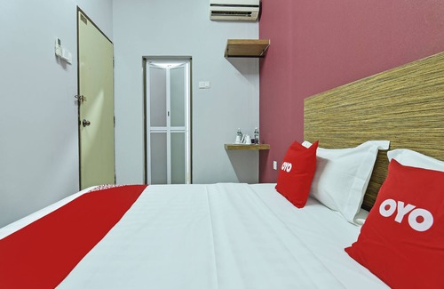 Taman Johor Jaya Hotel | OYO 90626 Hotel Ezzyhome Johor Jaya