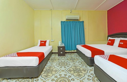 Kuala Tahan Hotel | OYO 90675 Holiday View Inn