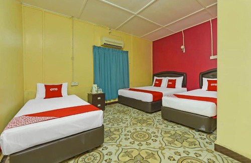 Kuala Tahan Hotel | OYO 90675 Holiday View Inn