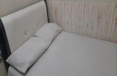 Karawang Hotel | OYO 90706 Kost Alam Jaya Syariah