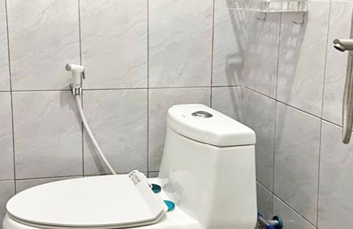 Tangerang Hotel | OYO 90708 Kbr Home