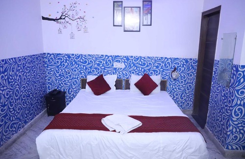 Faridabad Hotel | OYO 90727 Tree House