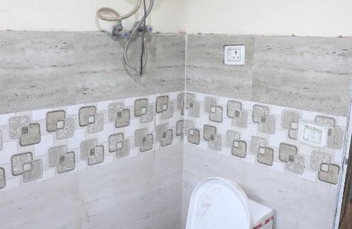 Faridabad Hotel | OYO 90727 Tree House