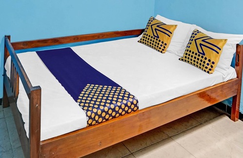 Patrang Hotel | OYO 90729 Sekar Guest House Jember