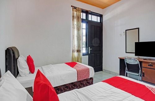 Tulungagung Hotel | OYO 90735 Palem Garden 2