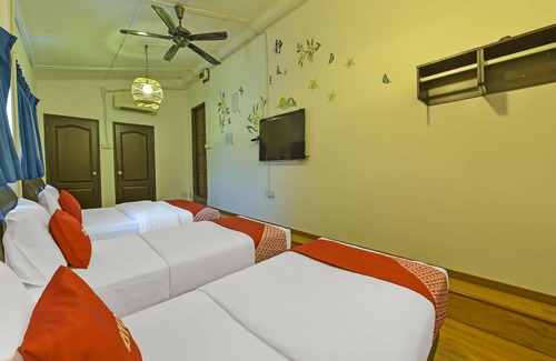 Malacca City Hotel | OYO 90763 Chalet Teratak Tuan Muda