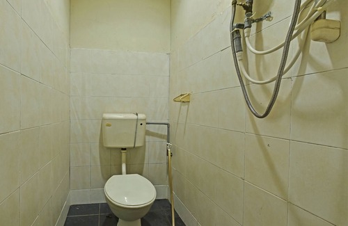 Bukit Indah Hotel | OYO 90794 Maple Hotel