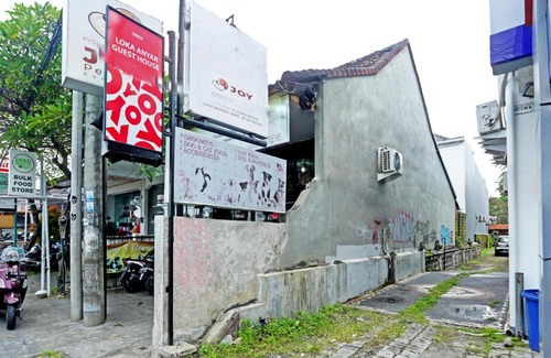 Umalas Hotel | OYO 90854 Loka Anyar Guest House