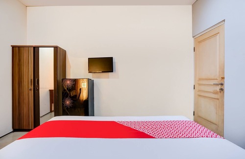 Suko Manunggal Hotel | OYO 90935 Rumah Kost Metroliving