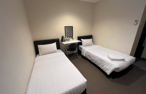 Taman Universiti Hotel | OYO 91045 Jb Sojourn