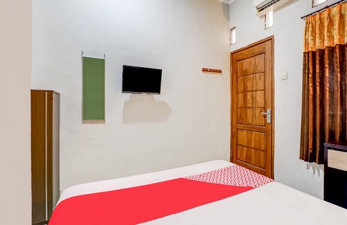 Sedati Hotel | OYO 91292 Pondok Inap Shofwa 1