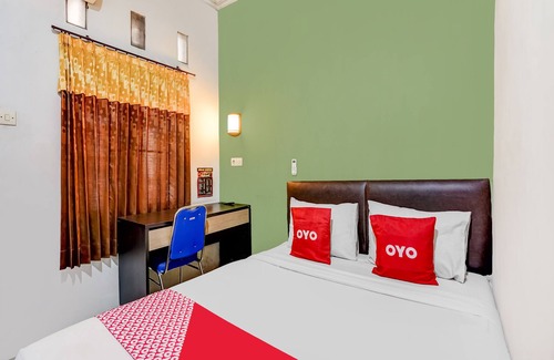 Sedati Hotel | OYO 91292 Pondok Inap Shofwa 1