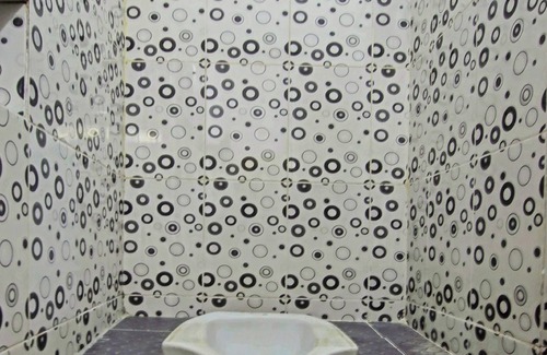 West Cirebon House | OYO 91506 Kedai Cinta Guest House