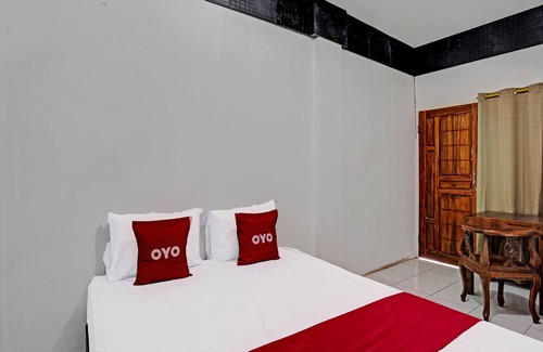 Trawas Hotel | OYO 91612 Villa A1