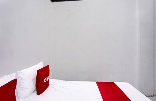 Trawas Hotel | OYO 91612 Villa A1
