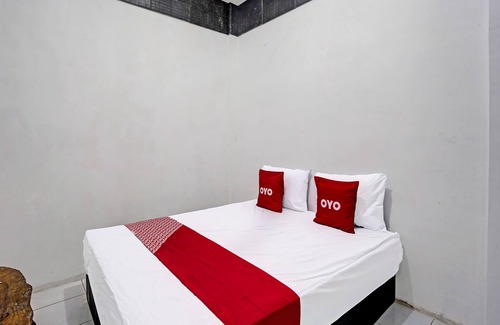 Trawas Hotel | OYO 91612 Villa A1
