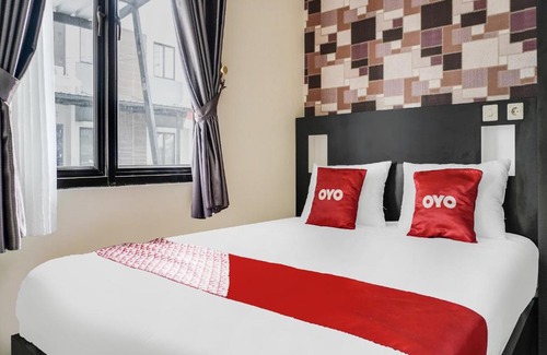Karawang Hotel | OYO 91646 fio colombus residence
