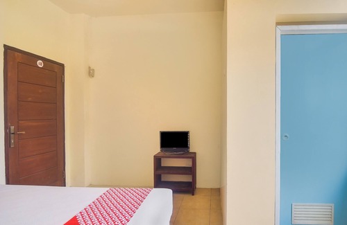 Manado City Centre Hotel | OYO 91755 Priska Kost Dan Homestay